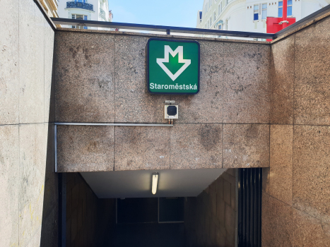 Metrobahnhof Staroměstská