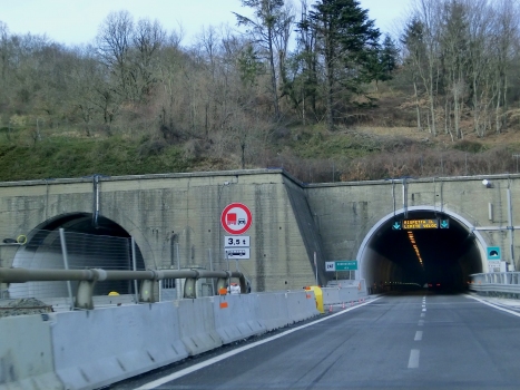 Citerna Tunnel southern portals