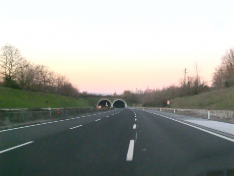 Il Barco Tunnel southern portals