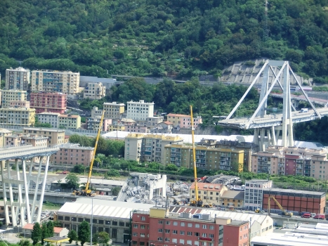 Polcevera-Viadukt nach dem teilweisen Einsturz vom 14. August 2018