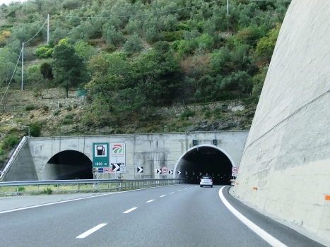 Monte Giugo-Tunnel