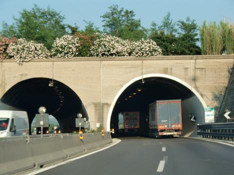 Case Bruciate Tunnel