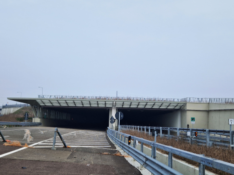 Tunnel de la jonction autoroutière A1-A15