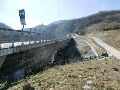 Setta 1 Viaduct and, in the back, Poggio Civitella Tunnel northern portal