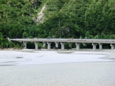 Campiolo Tunnel eastern portals (on the left) and Rio Glagnò Viaduct