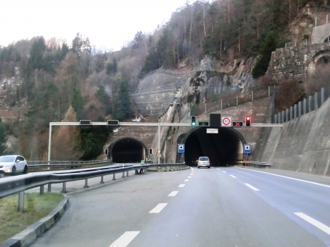 Intschi II Tunnel northern portals