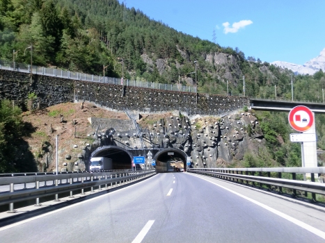 Intschi II Tunnel southern portals