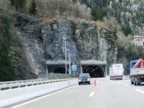 Piumogna Tunnel southern portals