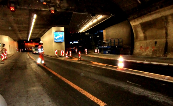 Reussport Tunnel under refurbishment in 2012