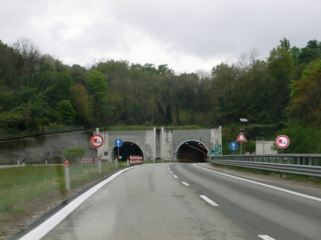 Passo d'Avenco Tunnel southern portals