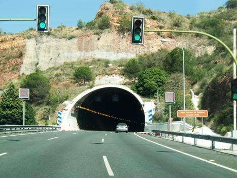 Cerrado de Calderon-Tunnel