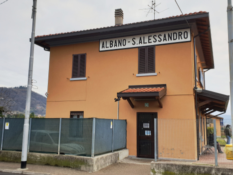 Albano Sant'Alessandro Station