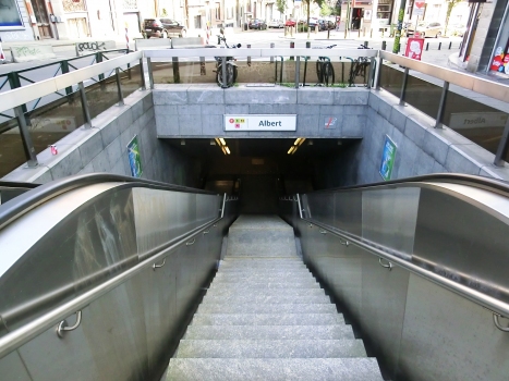 Albert Premetro Station access
