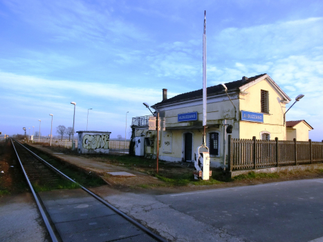 Albuzzano Station
