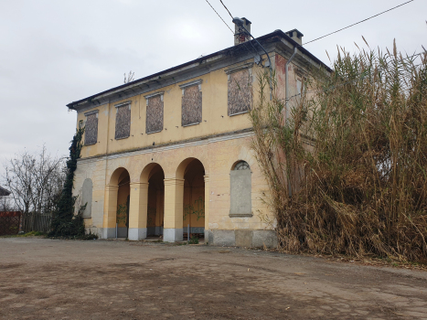 Asigliano Vercellese Station