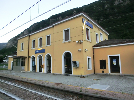 Bahnhof Avio
