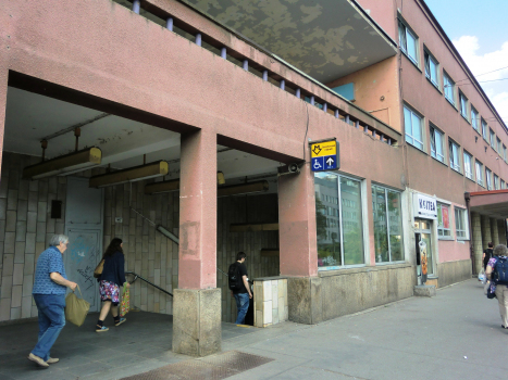 Metrobahnhof Smíchovské nádraží
