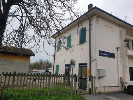 Boretto Station