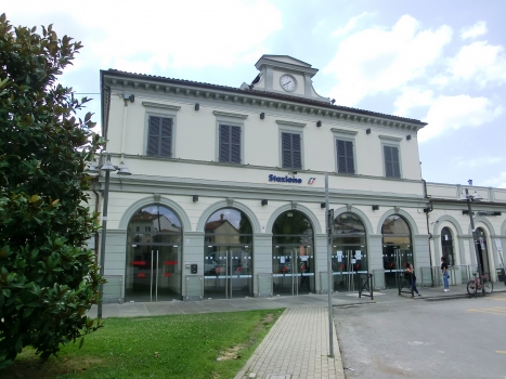Bahnhof Bra