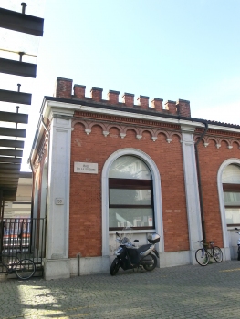 Brescia Railway Station, Brescia-Edolo railroad line end of track