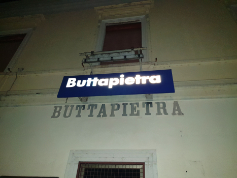 Buttapietra Station