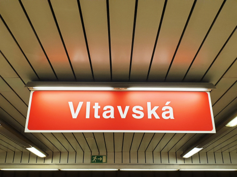 Metrobahnhof Vltavská