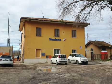 Bahnhof Campello sul Clitunno