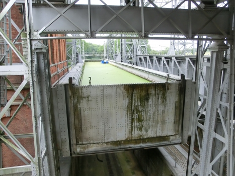 Canal du Centre - Ascenseur de bateaux No. 1