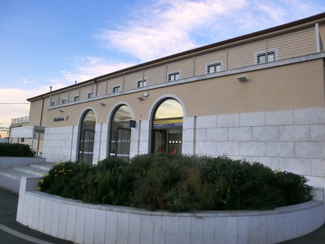 Carrara-Avenza Railway Station