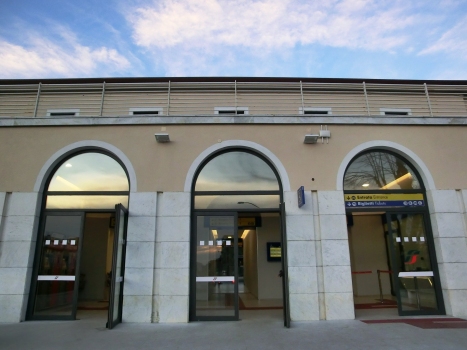 Carrara-Avenza Railway Station