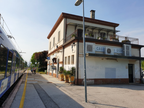 Castello di Godego Station