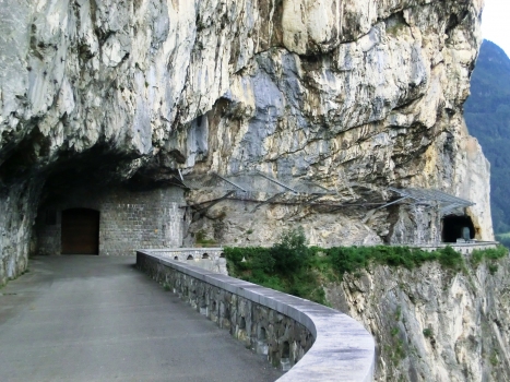 Vieux tunnel d'Axen