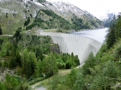 Luzzone Dam