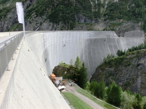 Luzzone Dam
