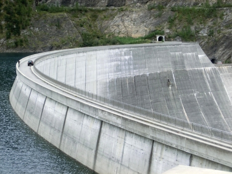 Luzzone Dam : The Garzott Tunnel's western portal can be seen in the background