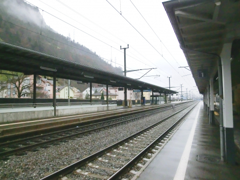 Flüelen station