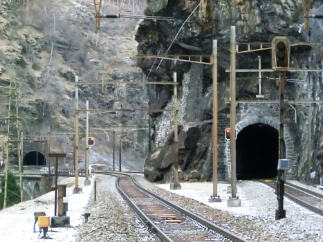 Polmengo Tunnel northern portal (on the left) and Boscerina Tunnel western portal