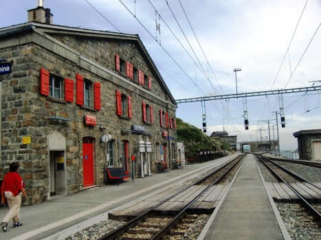 Ospizio Bernina Station