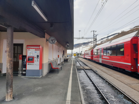Bahnhof S-chanf