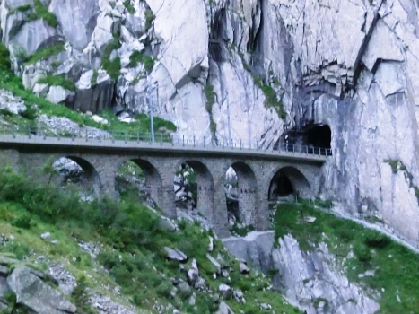 Schöllenen Tunnel southern portal and Teufels Bridge
