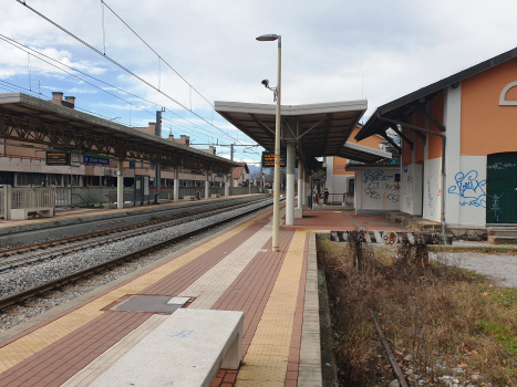 Bahnhof Cocquio-Trevisago
