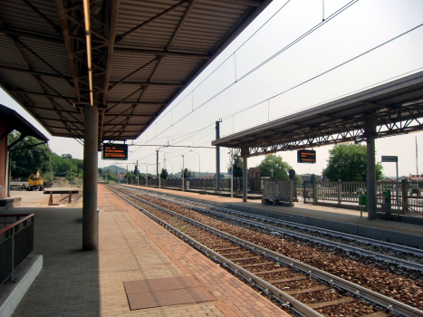 Cocquio-Trevisago Station