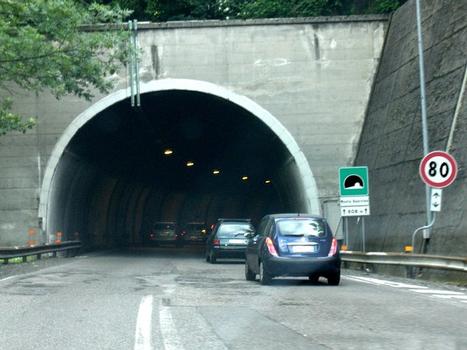 Monte Quarcino Tunnel, Southern portal, direction CH border