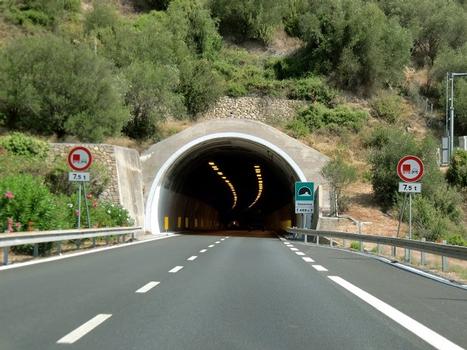 Giamanassa Tunnel, western portal