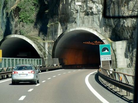 Chiusalta-Hochklausner Tunnel, southern portals