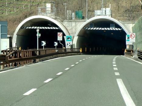 Funes-Matscholer Tunnel, southern portals
