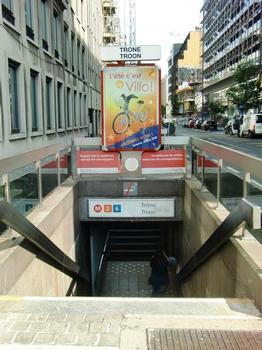 Metrobahnhof Trône