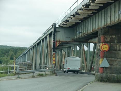 Ounaskoski bridge, western road approach (lower deck)
