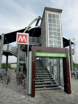 Metrobahnhof Milanofiori Forum