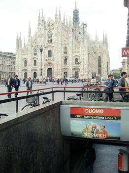 Duomo Metro Station, access